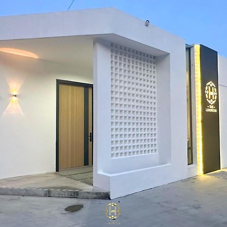 The Luxurious 27, Johor Bahru Villa Eksteriør billede