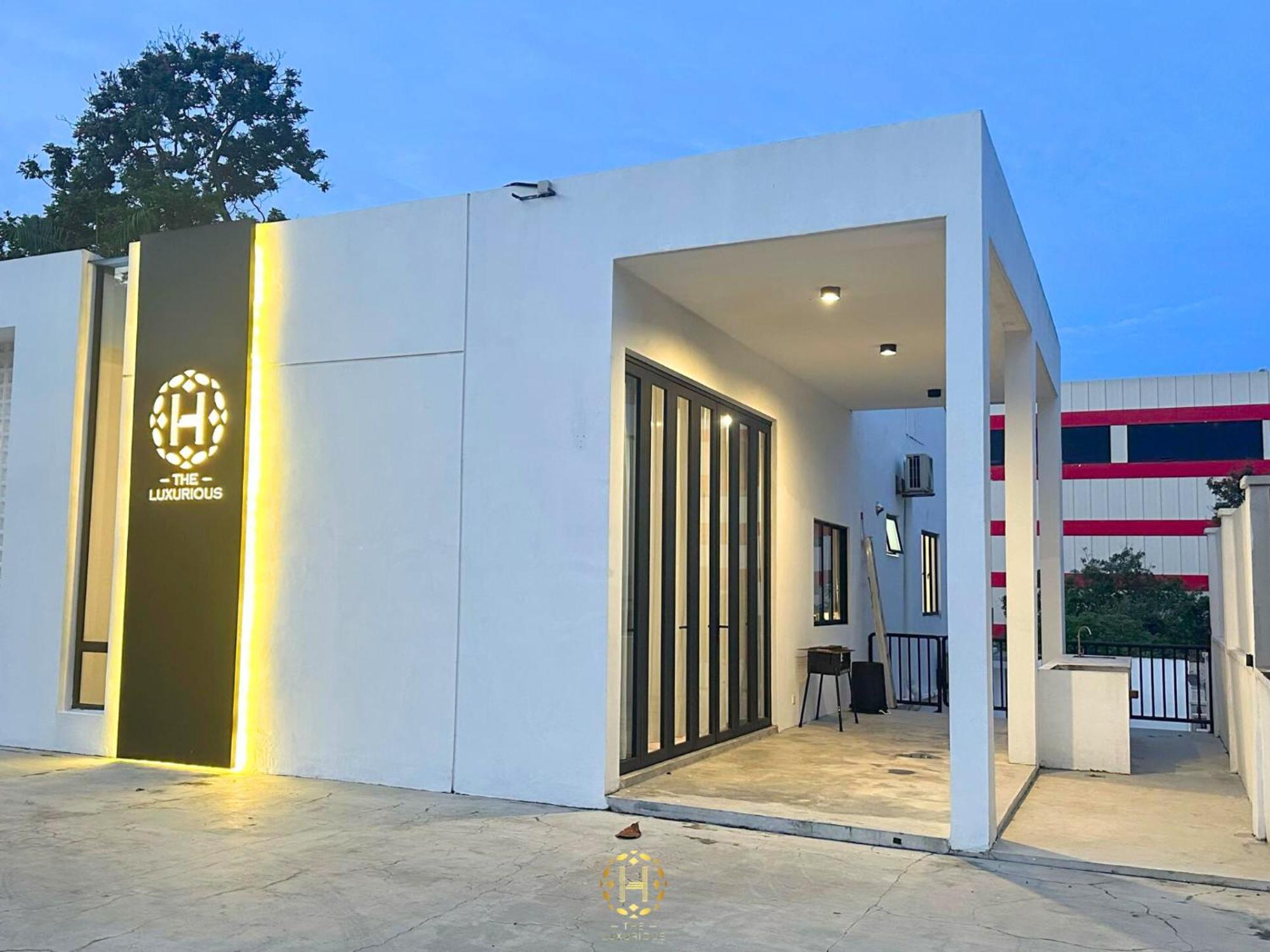 The Luxurious 27, Johor Bahru Villa Eksteriør billede